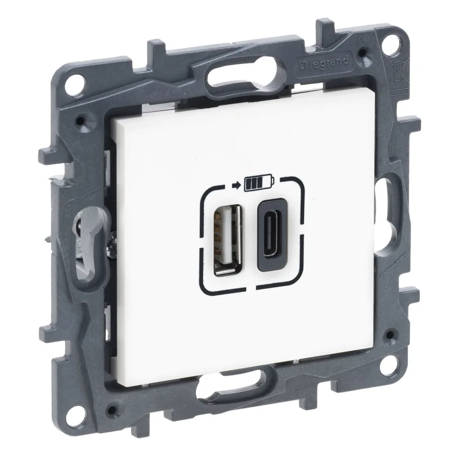 Розетка USB Тип А+C 12Вт+15Вт 5В Niloe Step 863140 Legrand