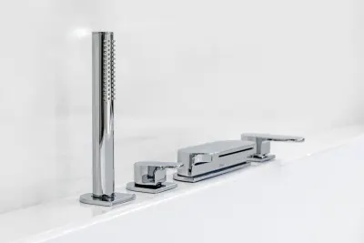 Змішувач для ванни CR 025.00 Chrome X070073 RAVAK